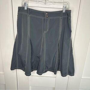 Athleta Gray Fit and Flare Knee-Length Skirt size 14 (m1)